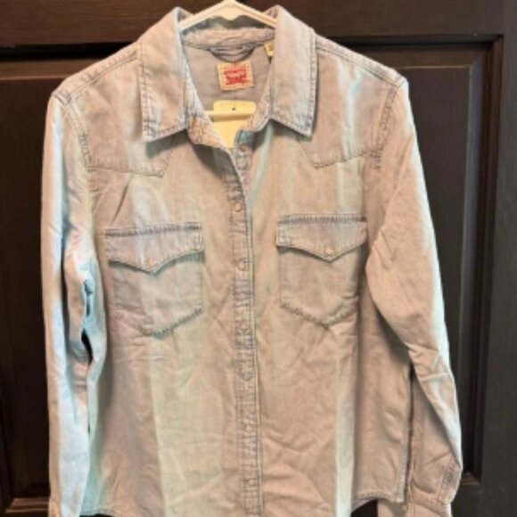 Levi's Classic Light Blue Denim Shirt - Picture 1 of 6